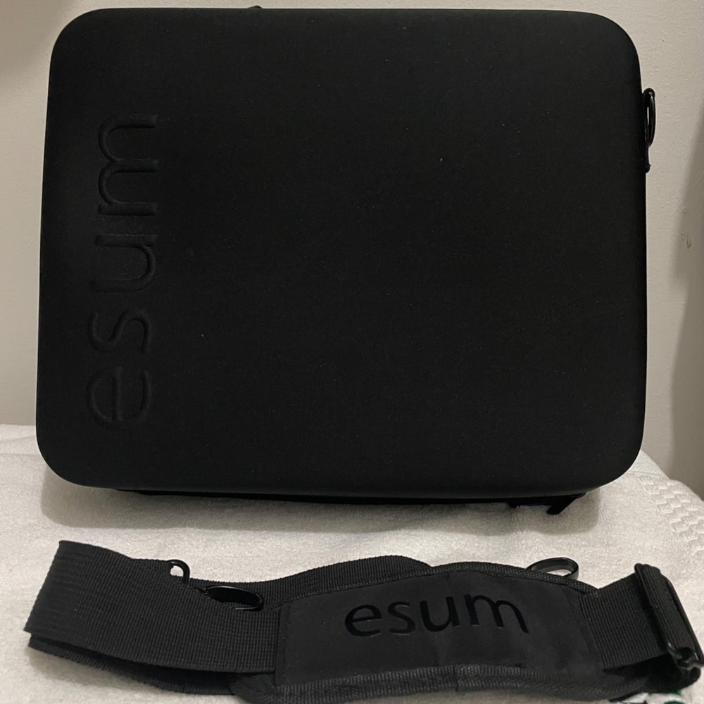 ESUM cosmetics Pro travel make-up/hair bag